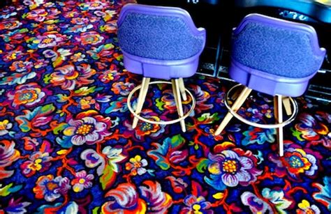 why do casinos have ugly carpet